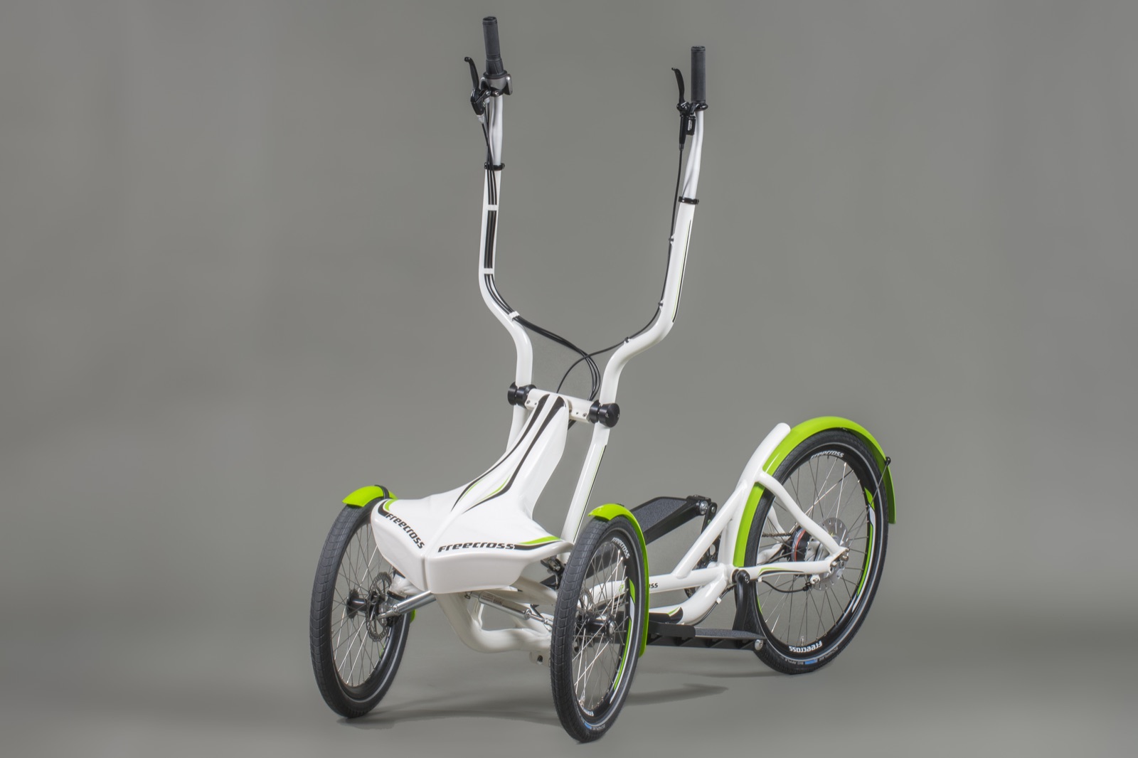 FreeCross White Edition — Dreiviertelansicht